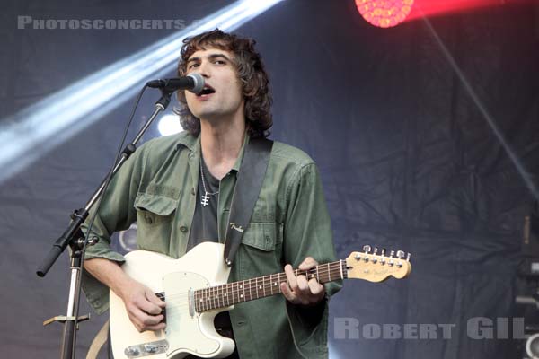 THE PROPER ORNAMENTS - 2017-08-20 - SAINT MALO - Fort de St Pere - Scene des Remparts - Max Oscarnold